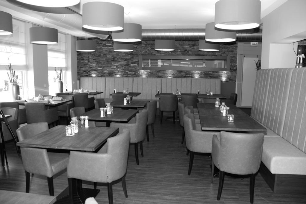 Hotel-Restaurant Thuis! Dinteloord Экстерьер фото
