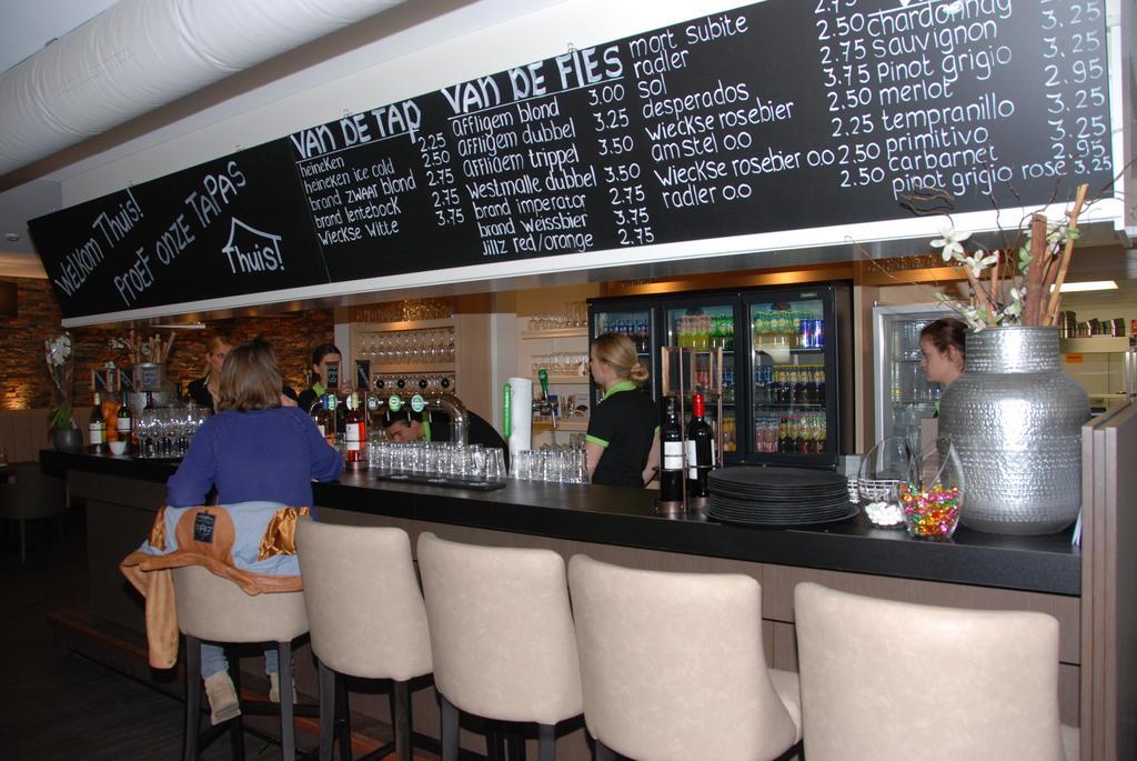 Hotel-Restaurant Thuis! Dinteloord Экстерьер фото