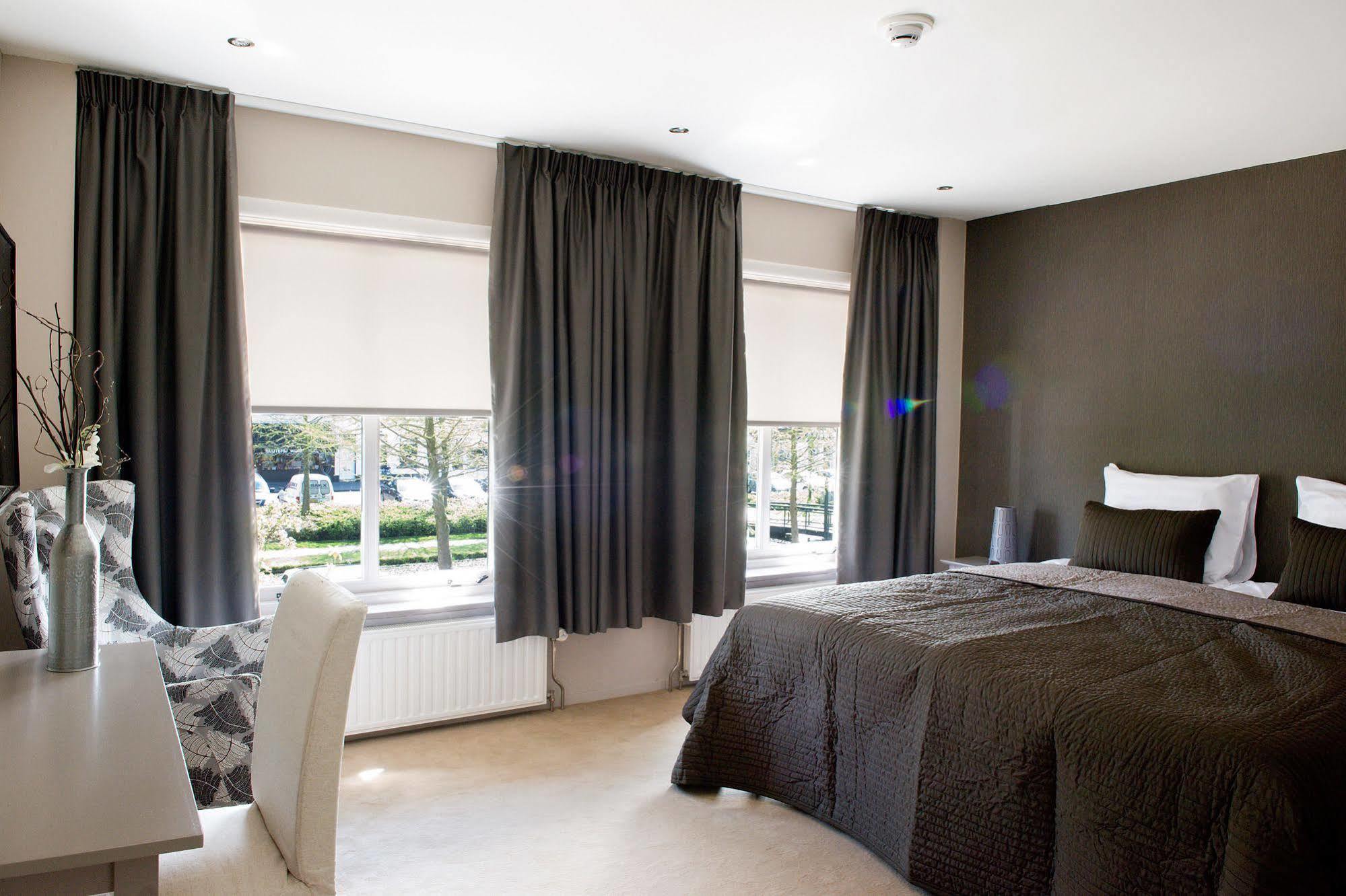 Hotel-Restaurant Thuis! Dinteloord Экстерьер фото