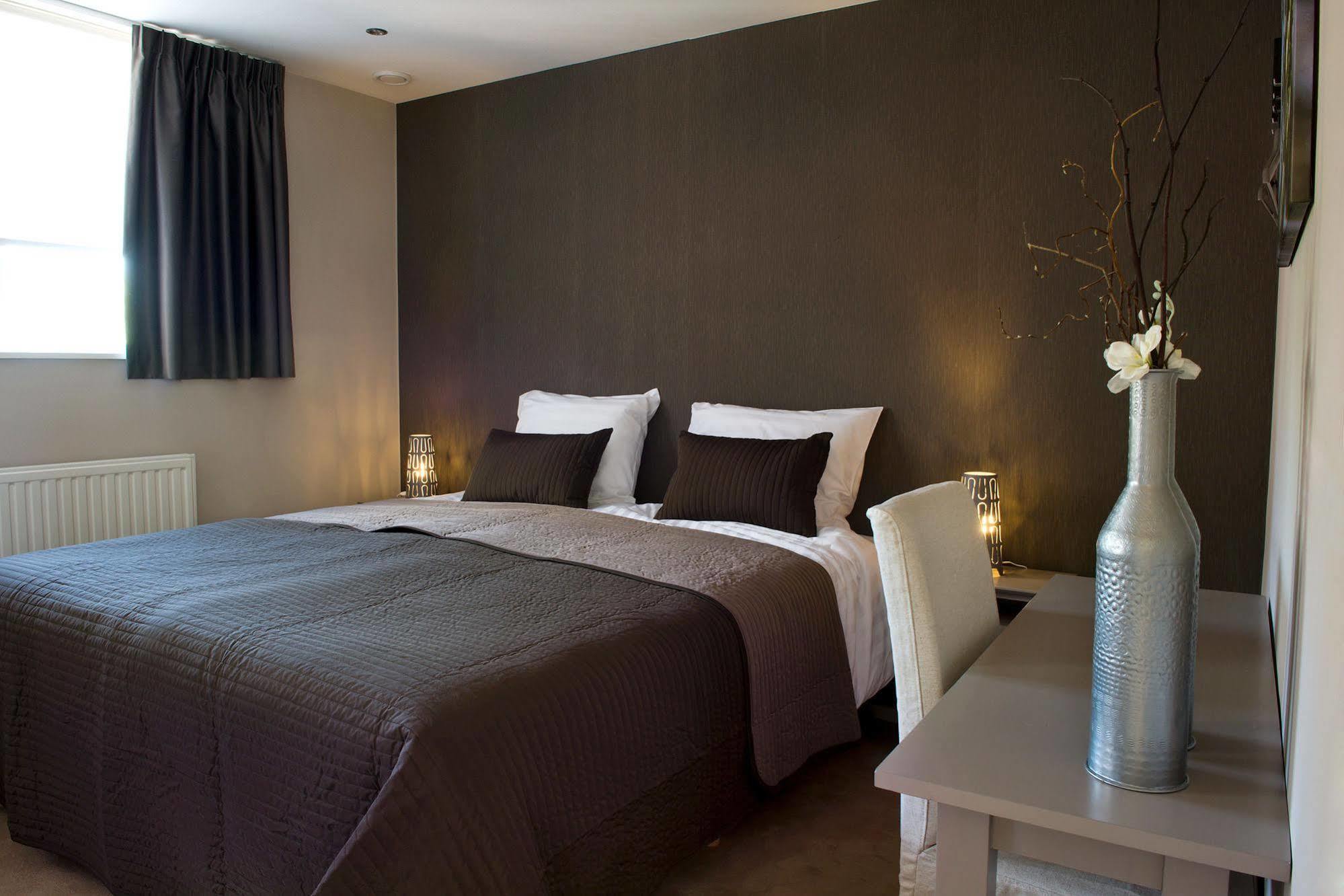 Hotel-Restaurant Thuis! Dinteloord Экстерьер фото